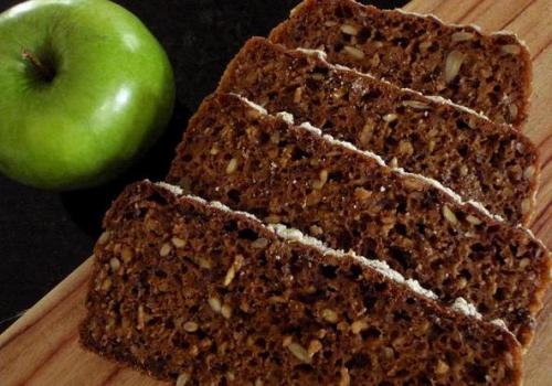 (44a) crumb of Mathias Dahlgren's Swedish Rye Bread with Apple